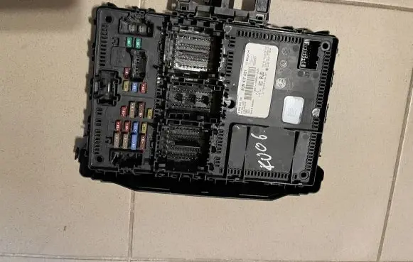 Ford Focus Fuse module LX6T15604RJD