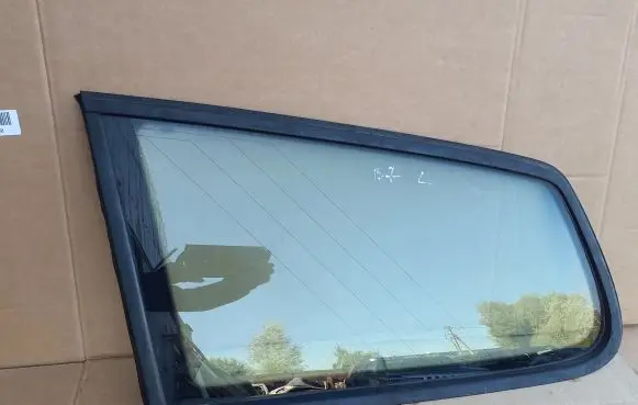 Volkswagen PASSAT B7 Rear side window