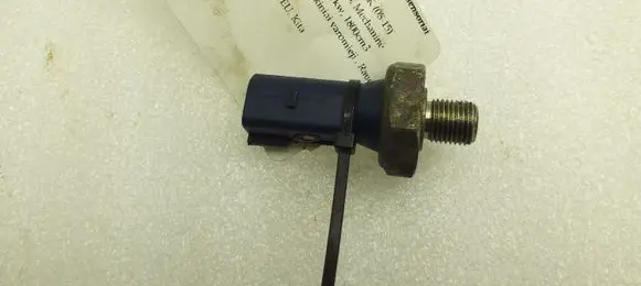 Audi A4 S4 B8 8K Oil pressure sensor 06H919081A
