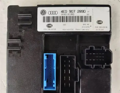Audi A8 S8 D3 4E Comfort/convenience module 4E0907289D