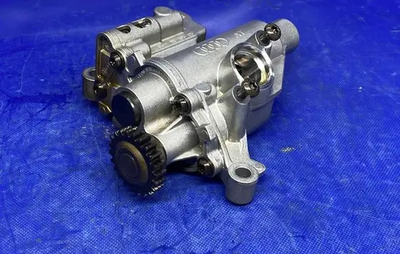 Audi A5 Oil pump 06H115105DF 06H344A