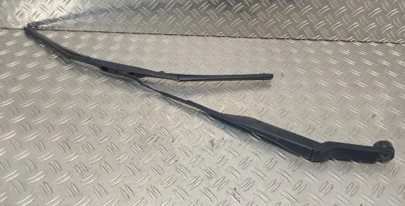 Toyota Prius+ (ZVW40) Windshield/front glass wiper blade 