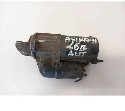 Opel Astra H Starter motor 