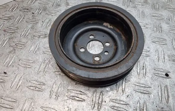 Volkswagen Golf V Crankshaft pulley 03G105243