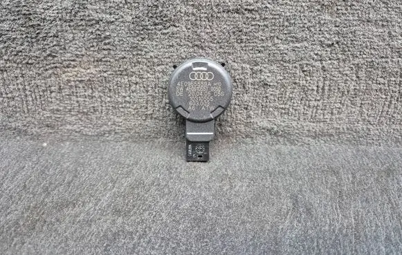 Audi A4 S4 B7 8E 8H Rain sensor 4E0955559A 4E0910557 8K0955559A