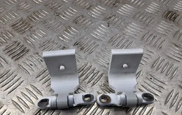 Alfa Romeo Stelvio Loading door hinge set A048903