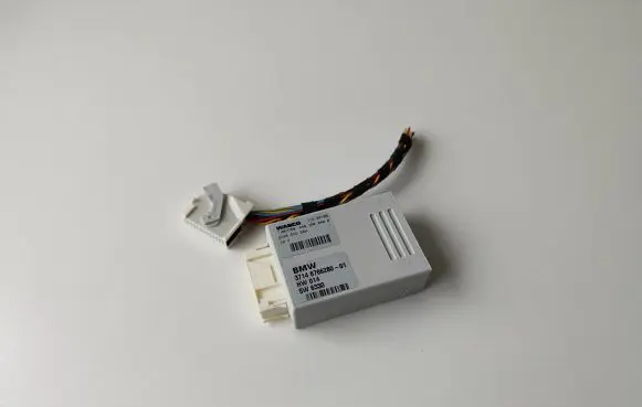 BMW 5 E60 E61 Air suspension control unit module (rear) 3714676628001 6766280 WABCO