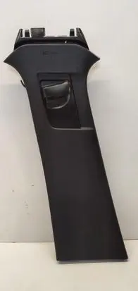 Volvo XC40 (B) pillar trim (bottom) 31457491