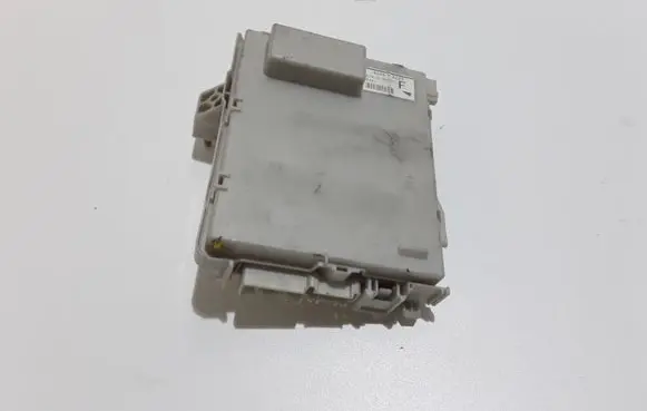 Lexus GS 300 350 430 450H Fuse module 8267030250 6A060227