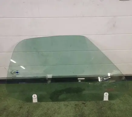 Fiat Barchetta Front door window glass four-door 