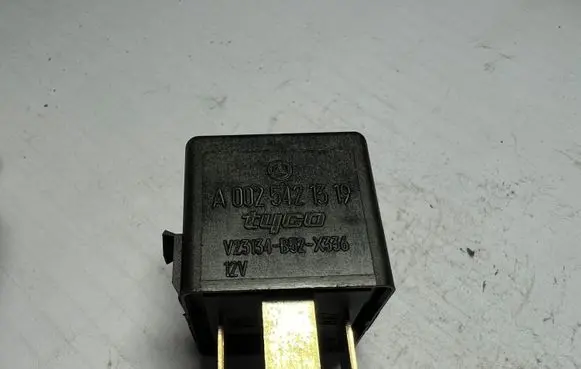 Mercedes-Benz A W169 Other relay A0025421319