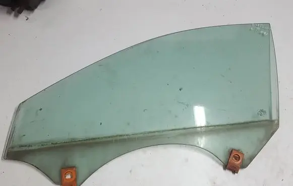 Audi A3 S3 8P Front door window glass four-door 