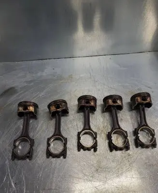 Piston with connecting rod