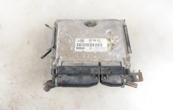 Volkswagen Golf IV Engine control unit/module 0281001759 038906013