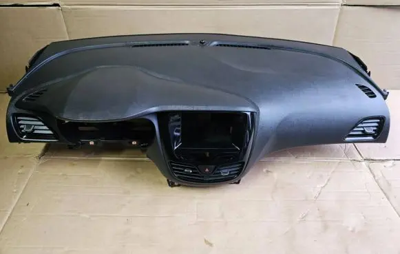 Opel Karl Dashboard 95437617 688472331 0589P1000746