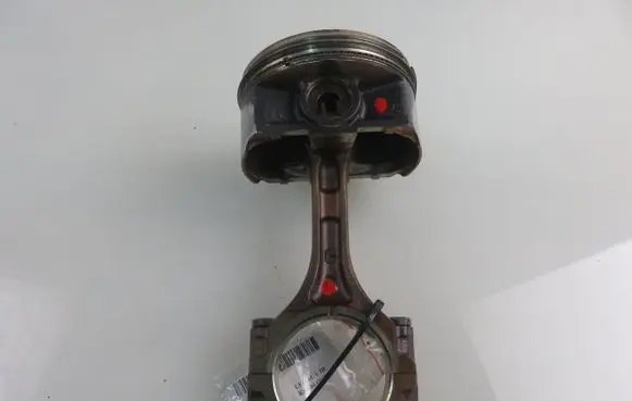 Subaru Legacy Piston with connecting rod