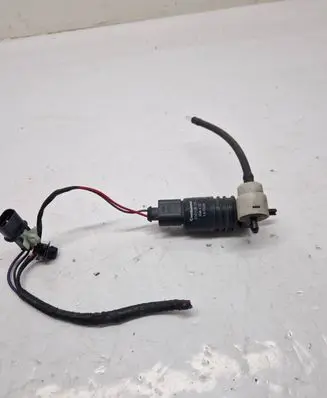 Mitsubishi Outlander Windscreen/windshield washer pump 3043125 42121100