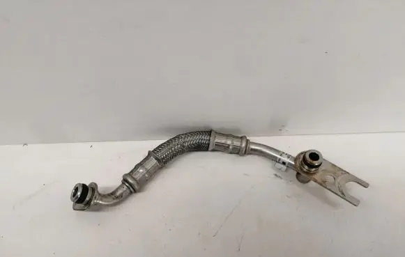 Porsche Macan (95B) Turbo turbocharger oiling pipe/hose 94610602731