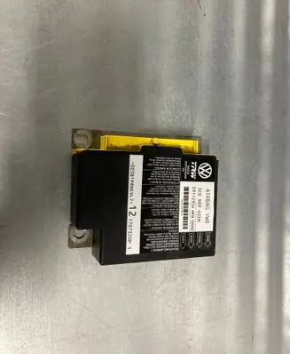 Volkswagen PASSAT B5.5 Airbag control unit/module 3C0909605M 391125 003B1J8NDVL7