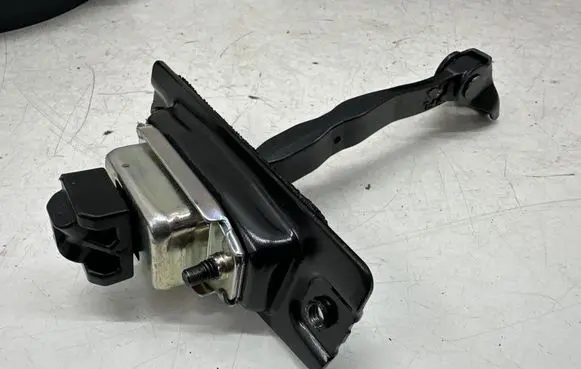 Nissan Qashqai J12 Front door check strap stopper