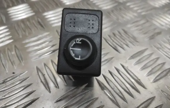 Nissan Primera Wing mirror switch