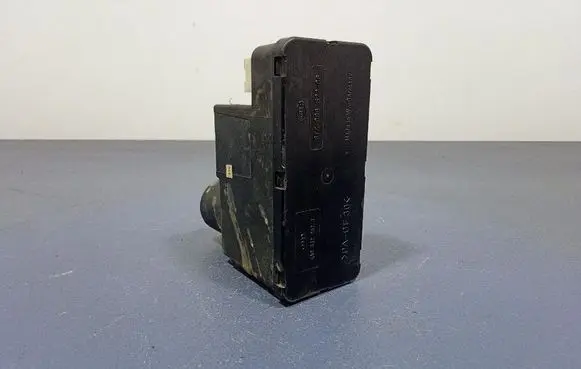 Audi A6 S6 C4 4A Central locking vacuum pump 4A0862257J