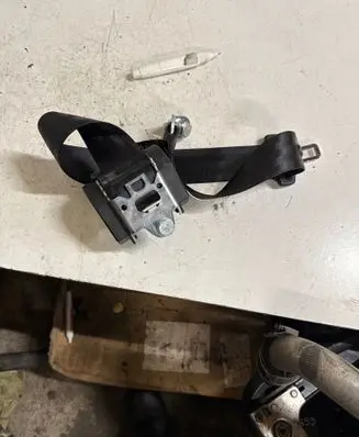 Audi A6 S6 C6 4F Rear seatbelt 4F0857805E 605827100