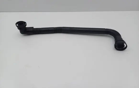 Volkswagen Golf IV Breather hose/pipe 06A131127F