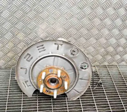 Rear wheel hub