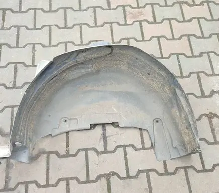 Rear arch fender liner splash guards