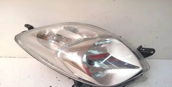 Toyota Yaris Headlight/headlamp 89900736