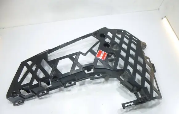 Front bumper mounting bracket