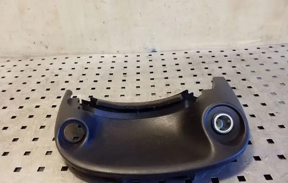 Nissan Juke I F15 Other dashboard part 682521KE0A 681PZ1KE0A