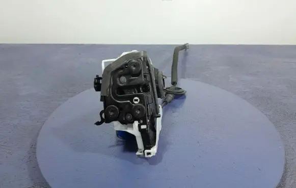 Renault Arkana Rear door lock 825035824R