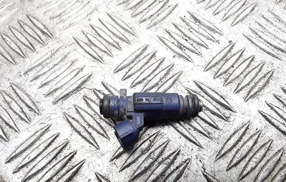 KIA Rio Fuel injector 353102b000