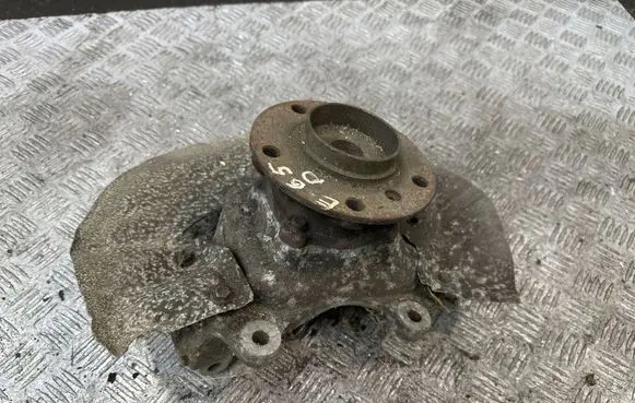 BMW 7 E65 E66 Front wheel hub