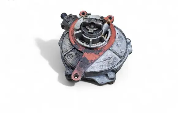 Audi Q7 4M Vacuum pump 06E145100Q