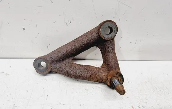Citroen DS7 Crossback Engine mounting bracket 9817058480