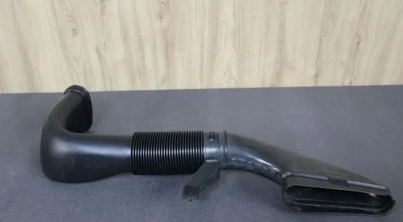Mercedes-Benz SLK R172 Turbo air intake inlet pipe/hose 6510900042 A6510900042