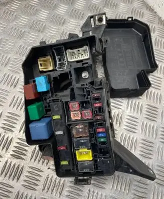 Toyota RAV 4 (XA30) Fuse box set