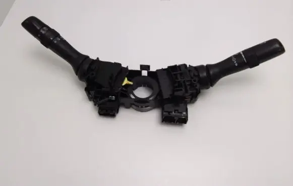 Toyota Avensis T270 Indicator stalk 05210 17F422