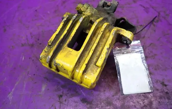 Volkswagen Golf IV Rear brake caliper