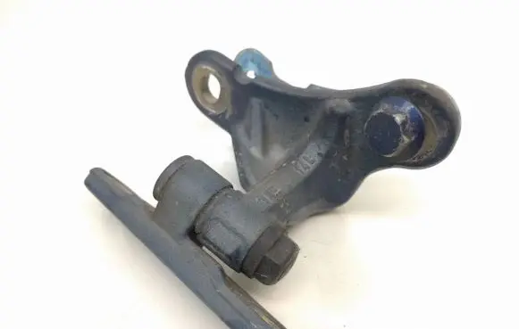 Mercedes-Benz B W245 Front door upper hinge