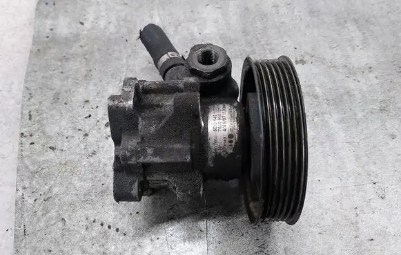 Audi A4 S4 B7 8E 8H Power steering pump