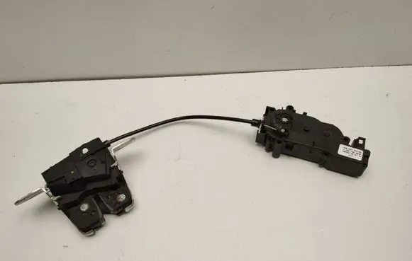 Mercedes-Benz E W212 Tailgate exterior lock A2047400435