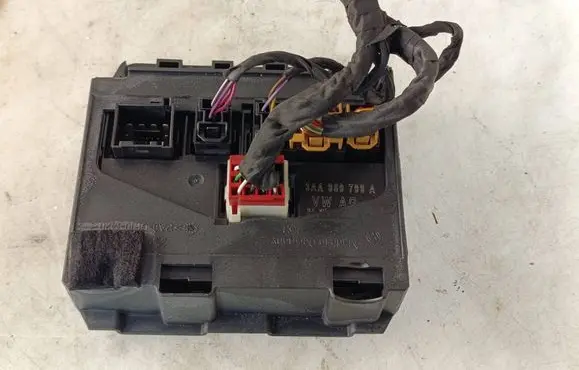 Volkswagen PASSAT B7 Comfort/convenience module 3AA959799A