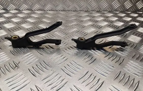 Opel Zafira A Radiator mount bracket 13162131