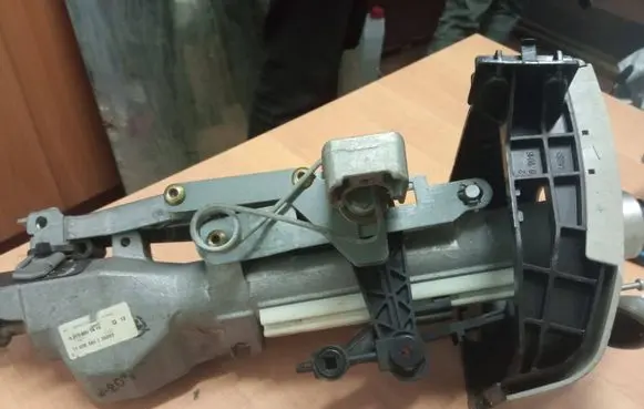 Mercedes-Benz C W203 Steering wheel axle A2034601416 01038580338353
