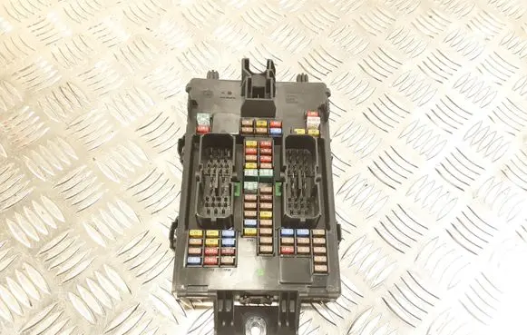 Volvo S60 Fuse module 31682732