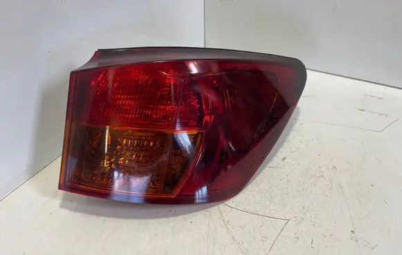 Lexus IS 220D-250-350 Rear/tail lights